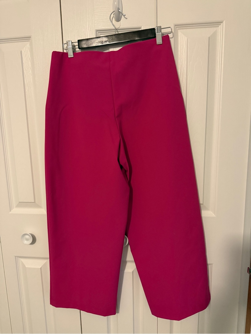 Nicole Miller Cropped Wide-Leg Pants in Fuchsia